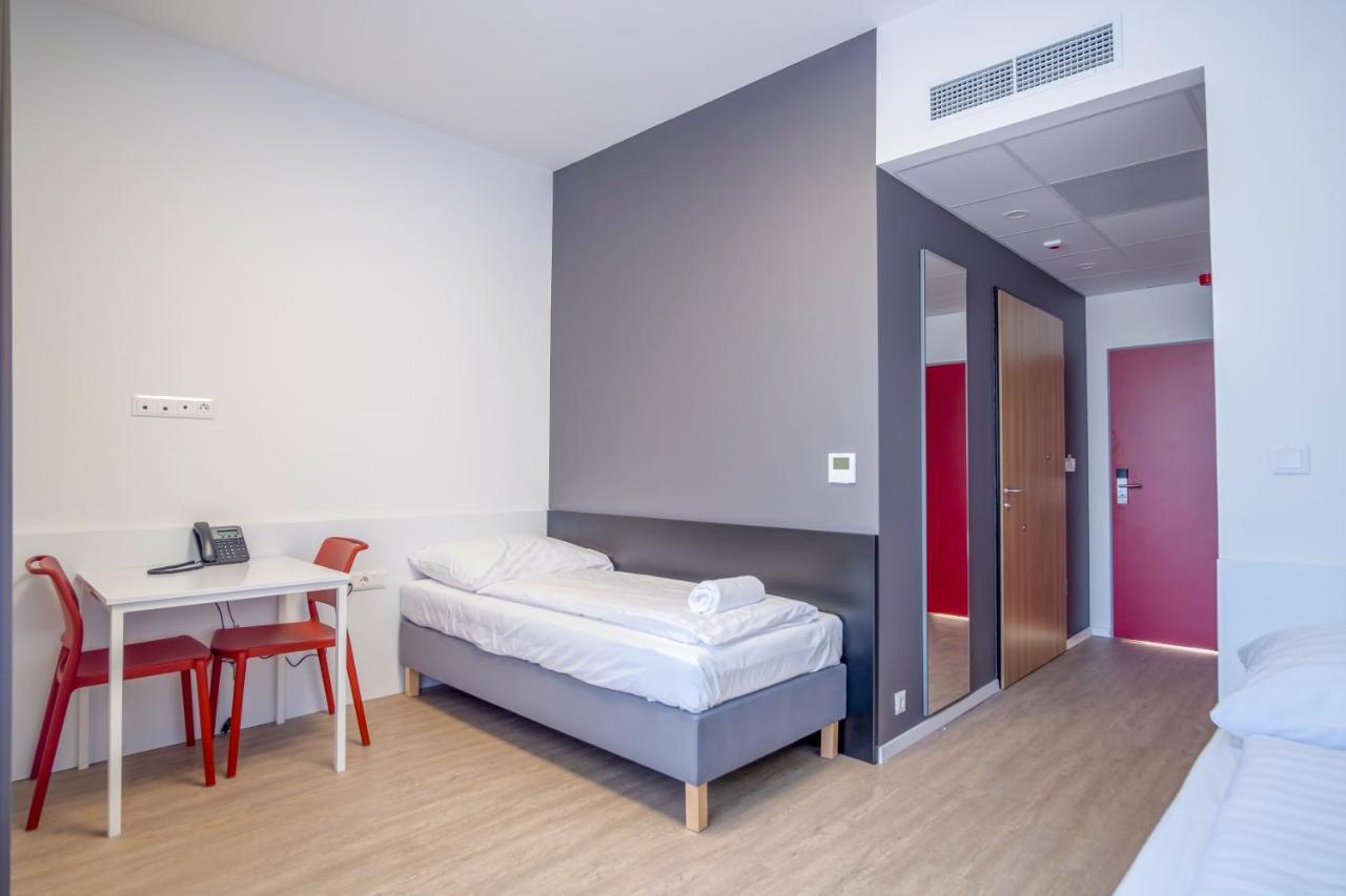 Ciszterci Rendezvenykoezpont Bed & Breakfast บาลาโตนัลมาดี ภายนอก รูปภาพ