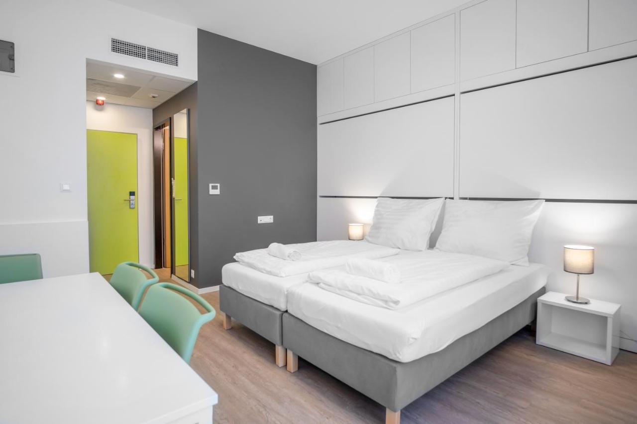 Ciszterci Rendezvenykoezpont Bed & Breakfast บาลาโตนัลมาดี ภายนอก รูปภาพ