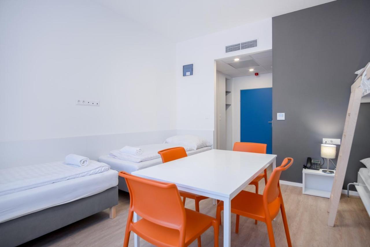 Ciszterci Rendezvenykoezpont Bed & Breakfast บาลาโตนัลมาดี ภายนอก รูปภาพ